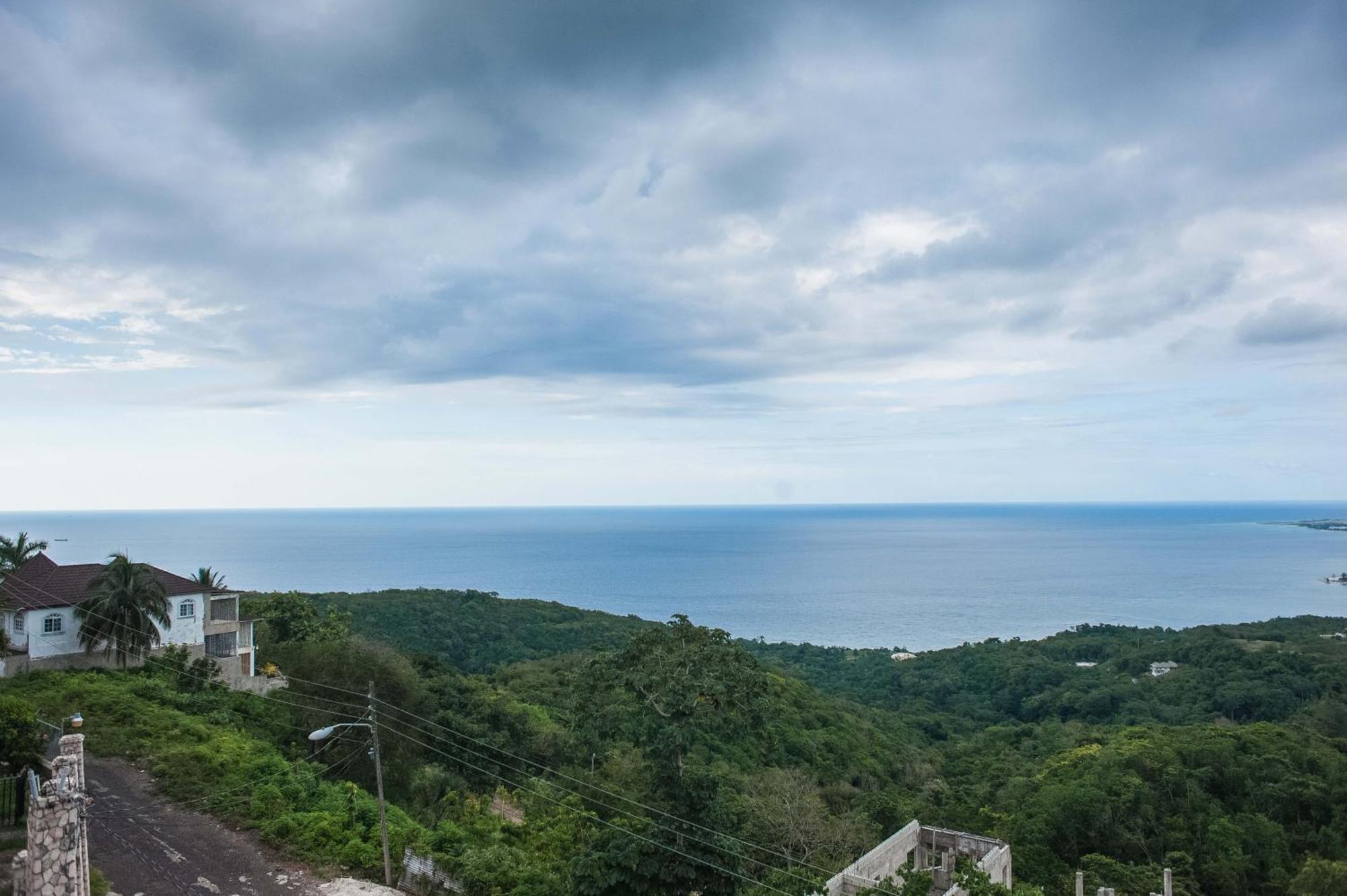 Clarridge View Guesthouse Montego Bay Exterior foto